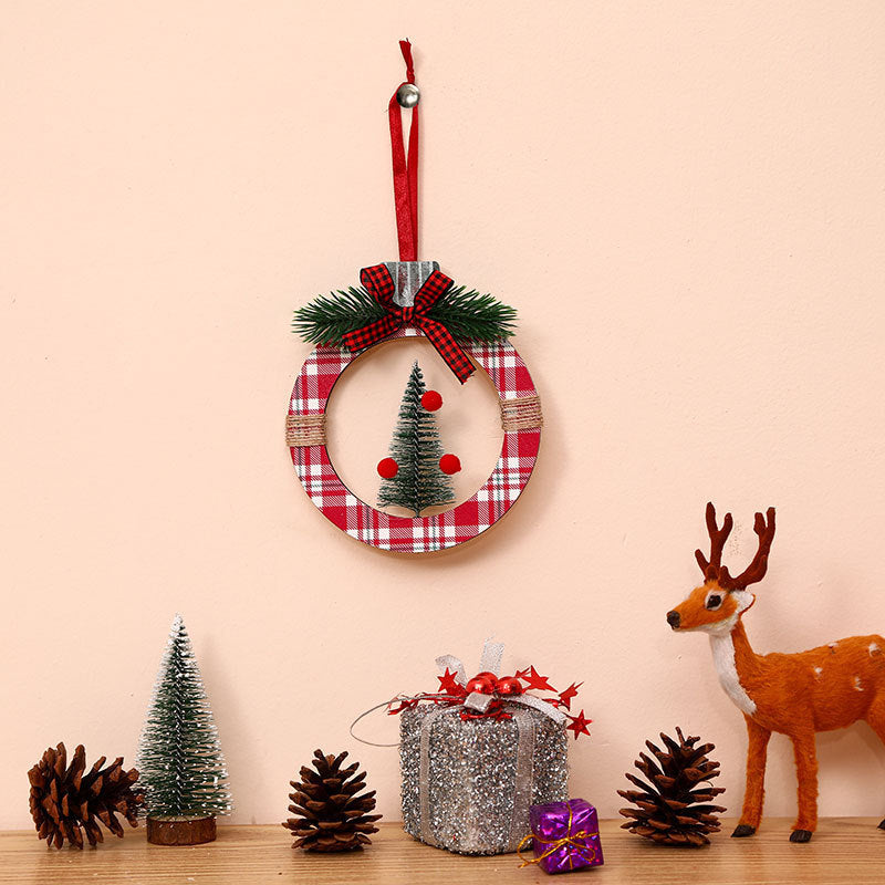 Olivisee Christmas Decorations – Cedar Tree Scene Set